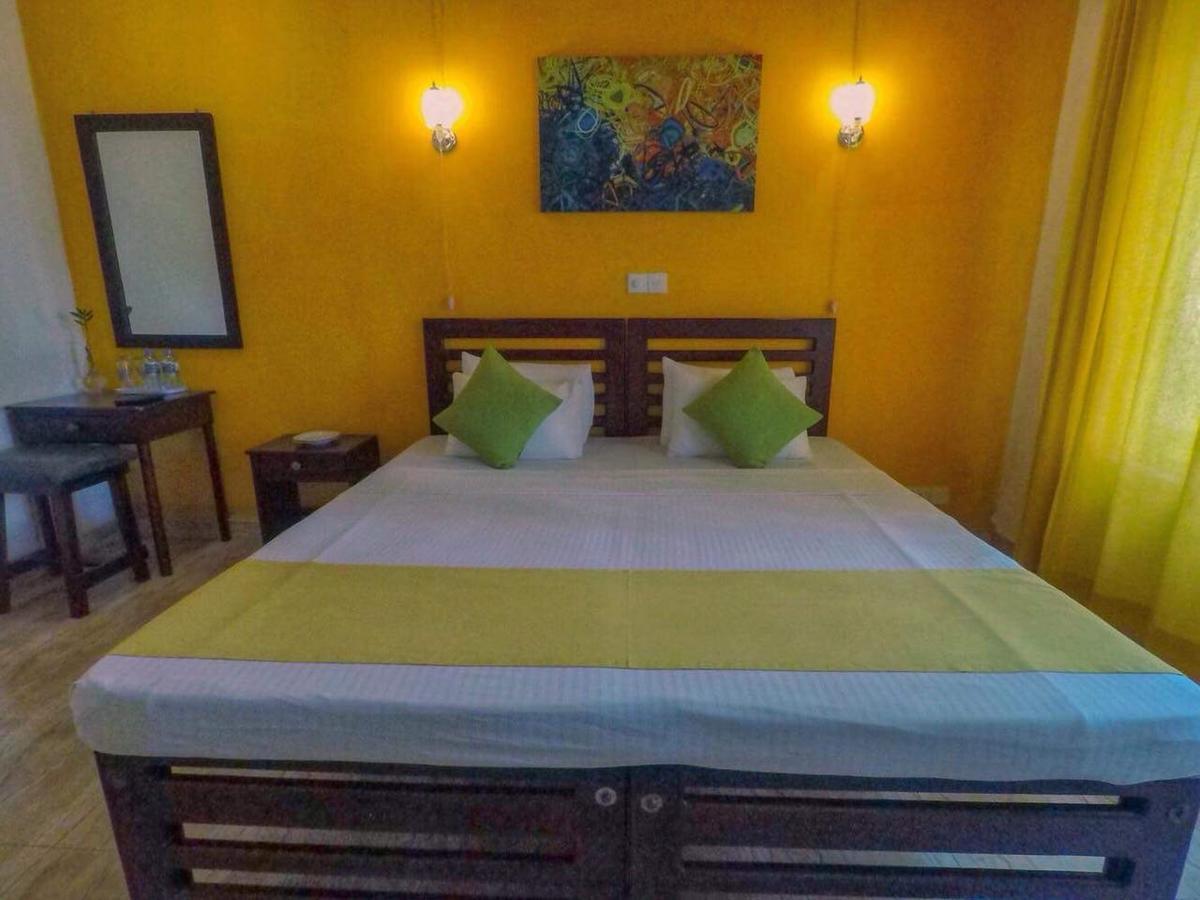 The Mango Hotel Kandy Bagian luar foto